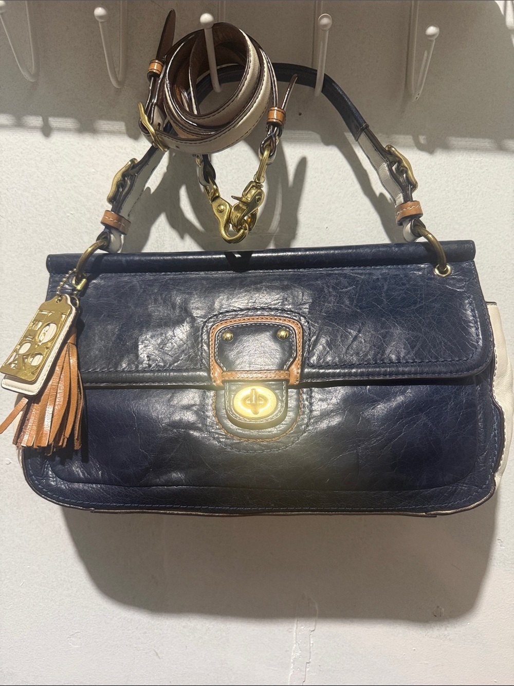 VINTAGE Coach Navy Leather Shoulder Bag with Tan Trim and Gold Hardware